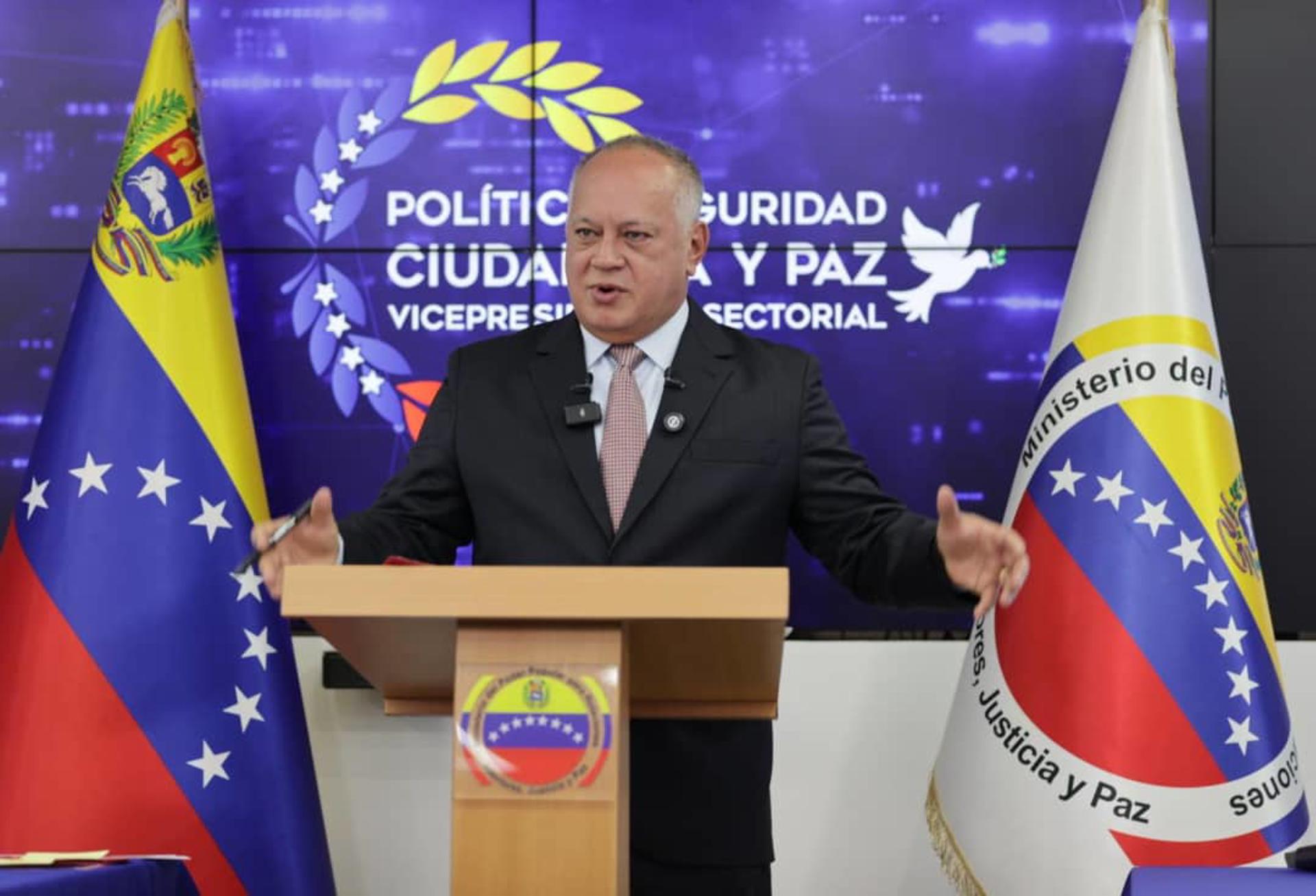 Fotografía cedida por la oficina de Prensa del Ministerio de Interior, Justicia y Paz, donde se observa al ministro de esa cartera, Diosdado Cabello. EFE/ Prensa del Ministerio de Interior, Justicia y Paz/