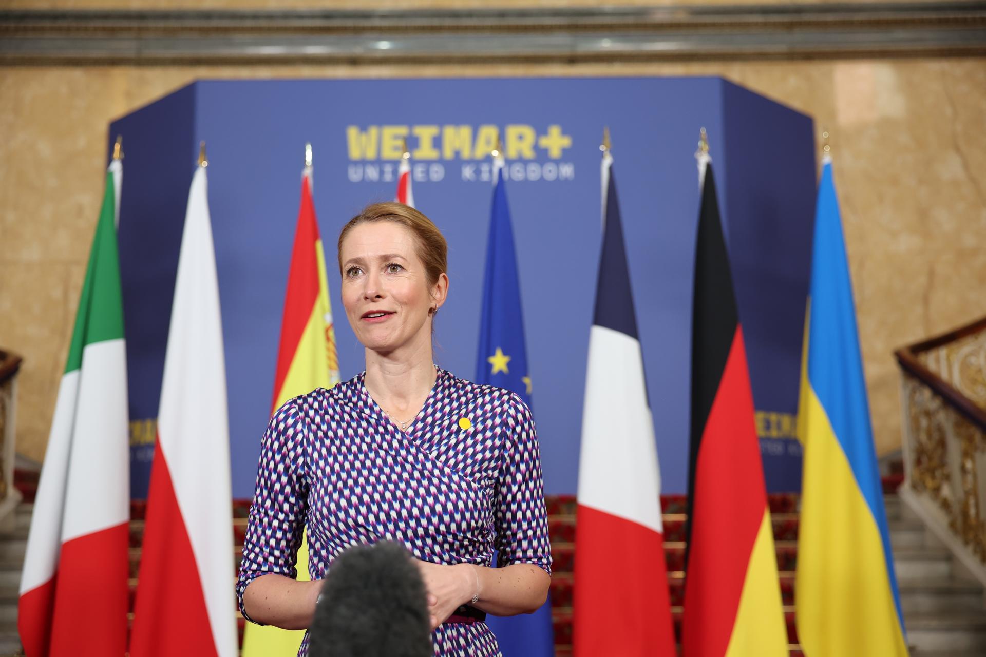 La Alta Representante de la UE para Asuntos Exteriores y Política de Seguridad, Kaja Kallas, habla este lunes con los medios de comunicación antes de la reunión de Weimar+ sobre Ucrania, en Lancaster House, en Londres. (Ucrania, Reino Unido, Londres) EFE/EPA/NEIL HALL/POOL
``` ////////// EU High Representative for Foreign Affairs and Security Policy Kaja Kallas speaks to the media ahead of the Weimar+ meeting on Ukraine at Lancaster House in London, Britain, 12 May 2025. (Ucrania, Reino Unido, Londres) EFE/EPA/NEIL HALL/POOL