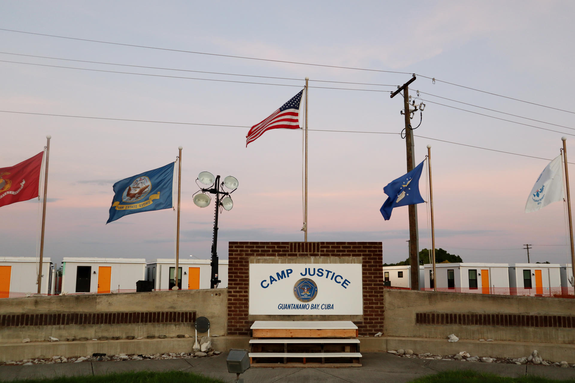 Fotografía de archivo del 7 de noviembre de 2023 de una zona del centro de detención de Guantánamo en la Base militar estadounidense en Guantánamo (Cuba). EFE/ Marta Garde