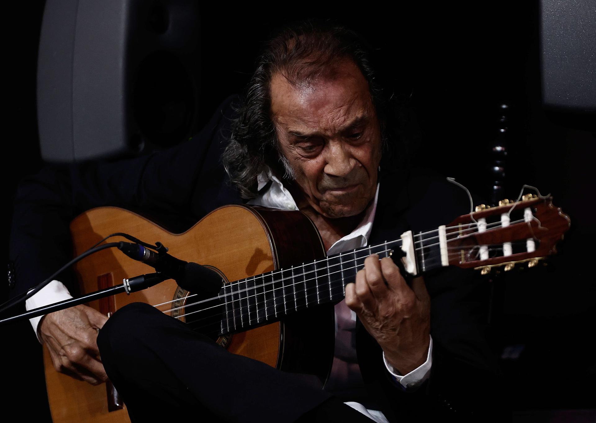 Figuras del flamenco como Pepe Habichuela, Antonio Carmona, Antonio Reyes, Rancapino Chico o Fuensanta La Moneta integran el cartel de la sexta edición del Festival Milnoff, que se celebrará del 3 al 7 de junio en escenarios emblemáticos de Granada como La Chumbera. En la imagen, Pepe Habichuela en una imagen de archivo. EFE/Jesús Diges