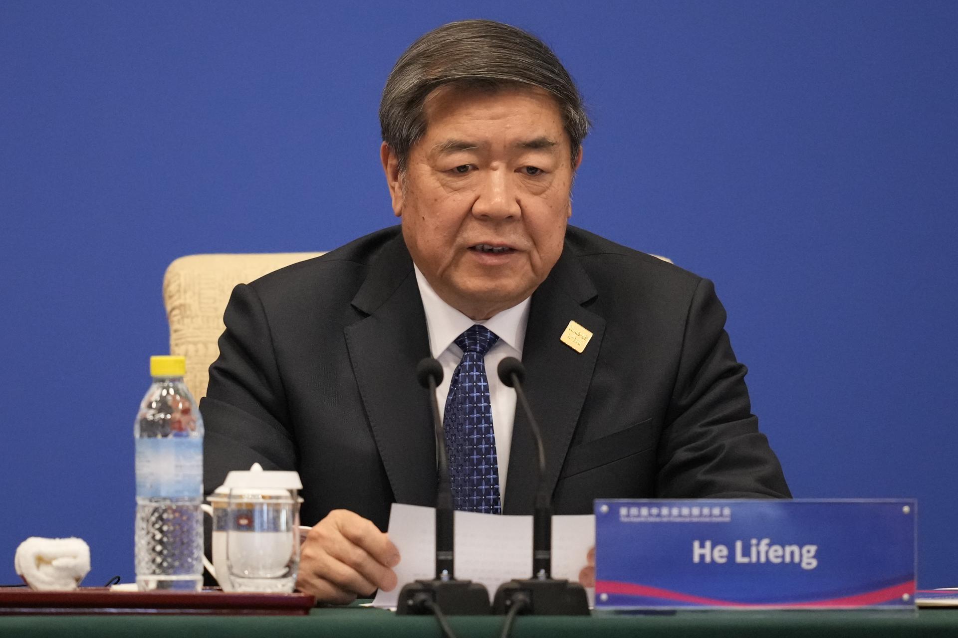 He Lifeng, principal responsable de las negociaciones comerciales de China, en una foto de archivo. EFE/EPA/Aaron Favila / POOL