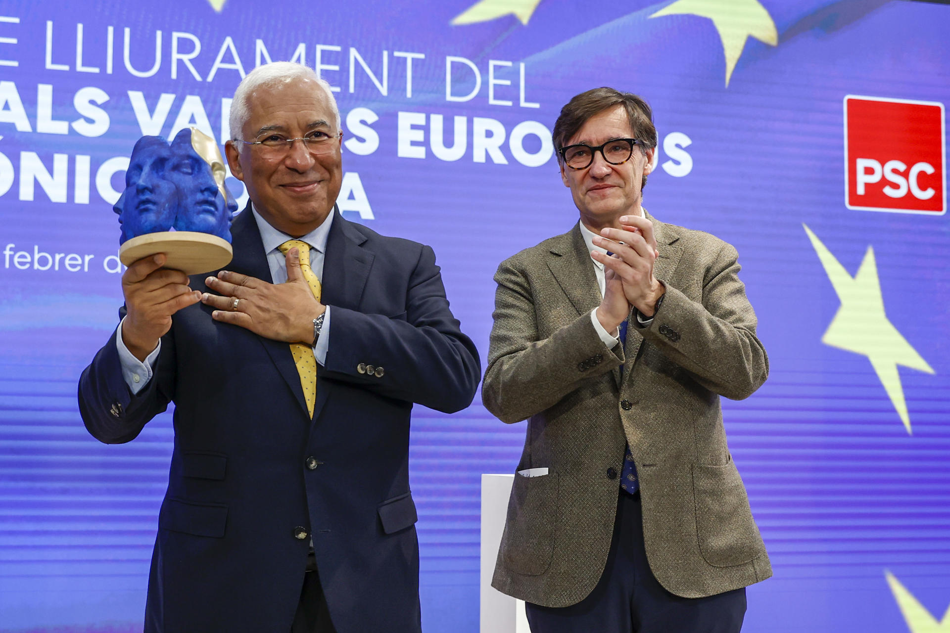 Imagen de archivo de Antonio Costa (i) y Salvador Illa (d), entre otros. EFE/ Toni Albir