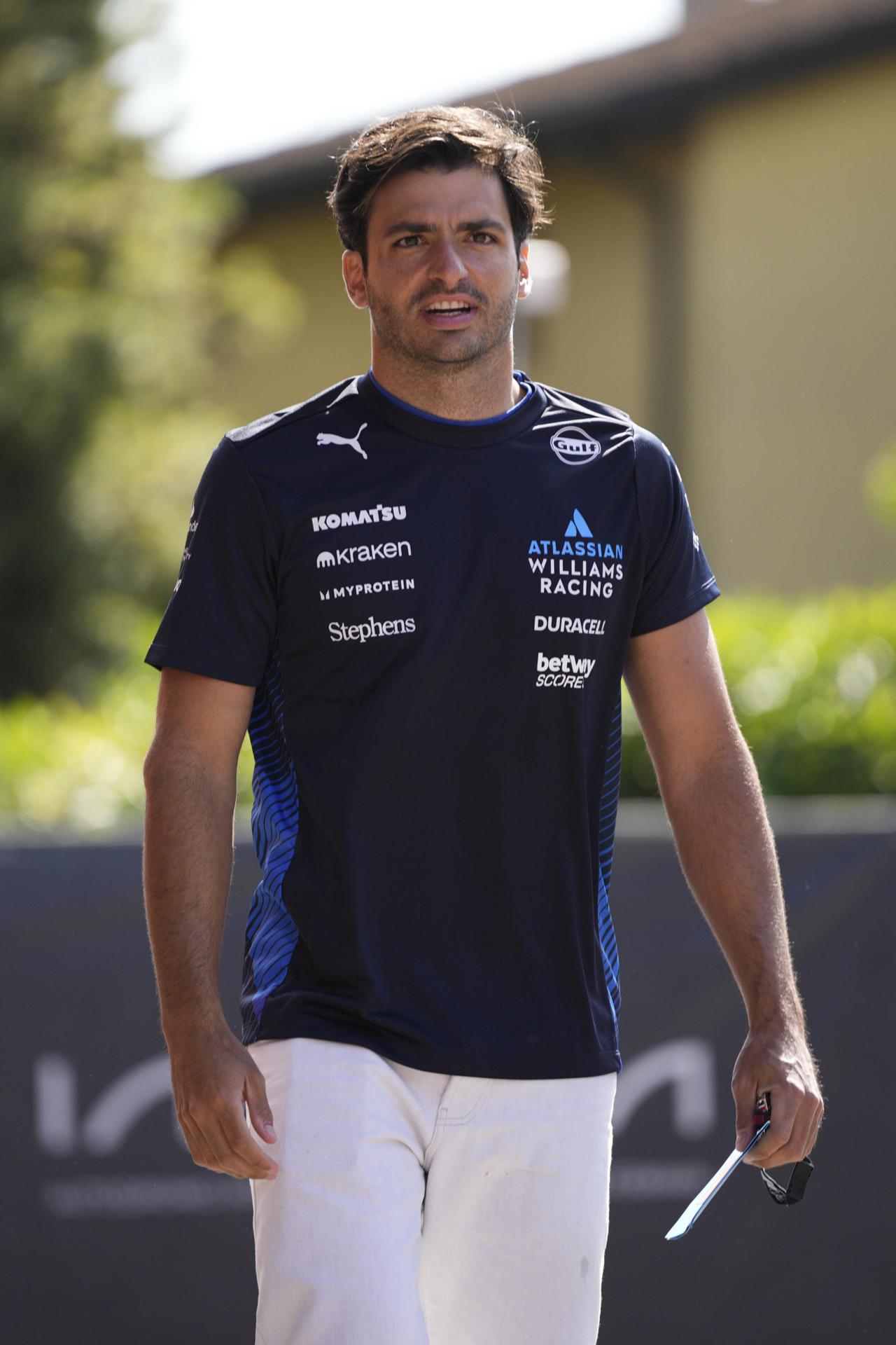 Carlos Sainz, a su llegada al circuito. EFE/EPA/DANILO DI GIOVANNI