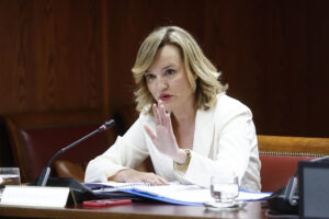 La ministra de Educación y portavoz del Gobierno, Pilar Alegría, comparece en la comisión de investigación del Senado sobre el caso Koldo, este jueves. EFE/ Rodrigo Jiménez
