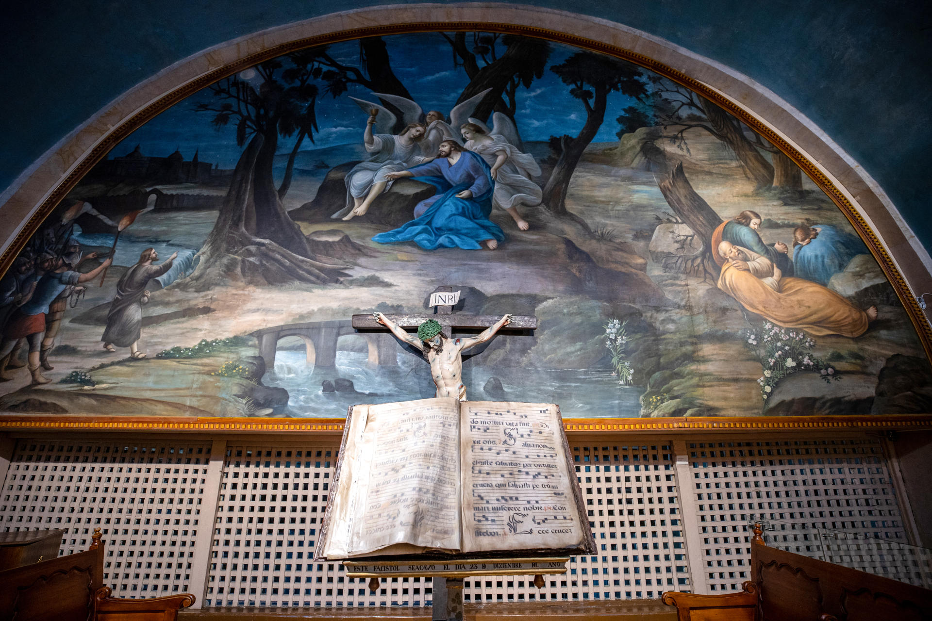 Fotografía de una de las salas del Museo del Carmen Bajo este viernes, en Quito (Ecuador). EFE/ José Jácome