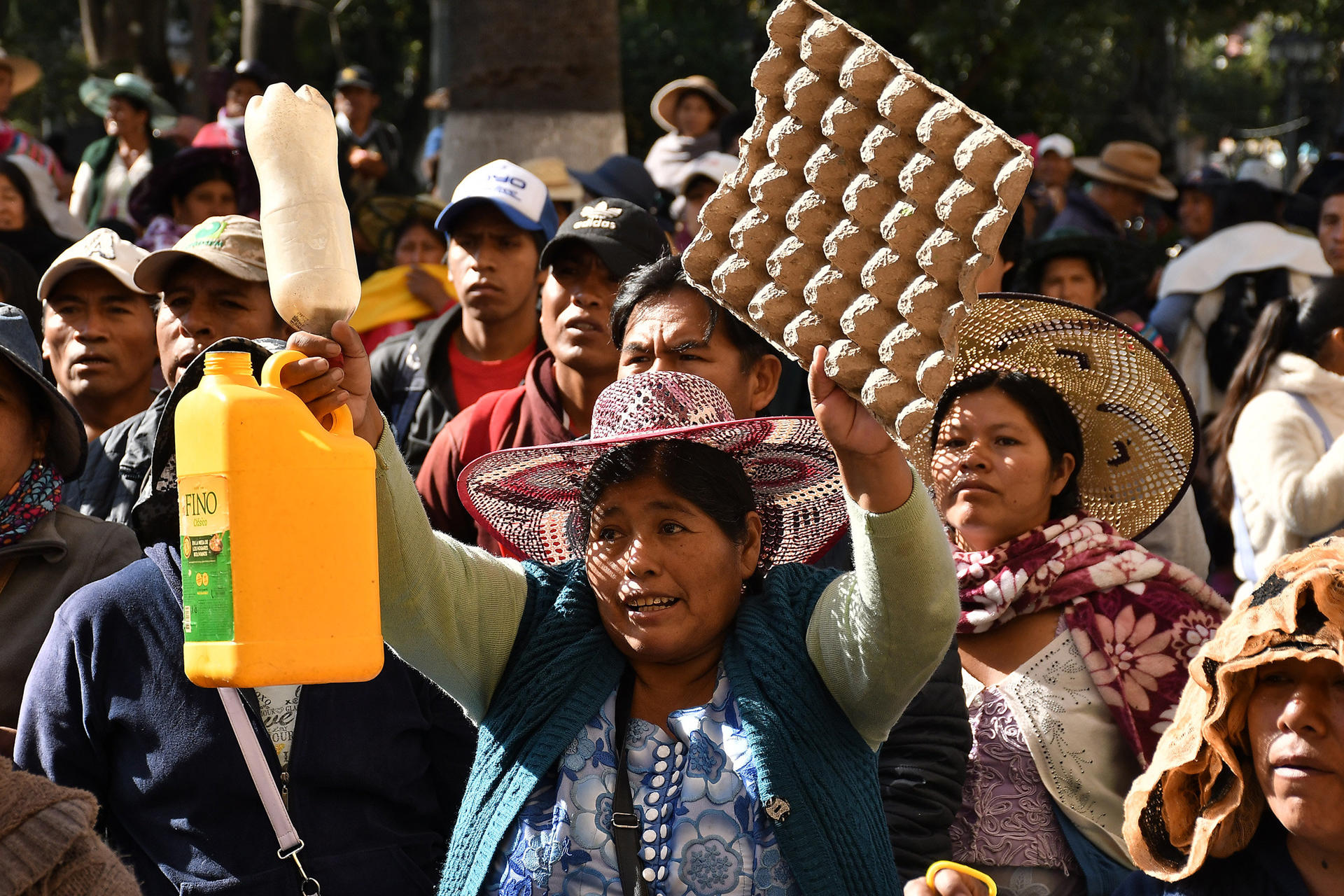 Comerciantes protestan contra el Gobierno de Luis Arce este jueves, en Cochabamba (Bolivia). EFE/ Jorge Abrego
