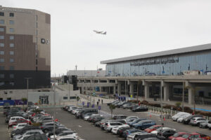 Fotografía de un área del nuevo aeropuerto Jorge Chávez este viernes en Callao (Perú). La empresa operadora Lima Airport Partners (LAP) inaugura las nuevas instalaciones del aeropuerto internacional Jorge Chávez, que entran en operación el próximo 1 de junio. EFE/ Paolo Aguilar