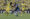 Carlos Romaña (i) de Bucaramanga disputa el balón con Adrián Emmanuel Martínez (c) de Racing en un partido de la fase de grupos de la Copa Libertadores. EFE/ Carlos Ortega
