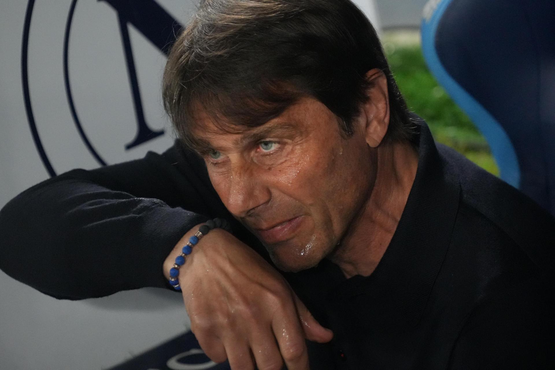 Antonio Conte, entrenador del Nápoles, durante el 2-2 con el Génova. EFE/EPA/CESARE ABBATE