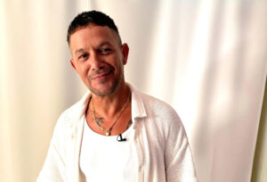 El cantante español Alejandro Sanz, posa durante una entrevista con EFE este jueves en Miami, Florida (EE.UU.). EFE/Alicia Civita