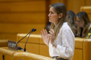 MADRID, 21/05/2025.- La vicepresidenta tercera y ministra para la Transición Ecológica y el Reto Demográfico, Sara Aagesen, comparece este miércoles ante el Pleno del Senado. EFE/ Juan Carlos Hidalgo