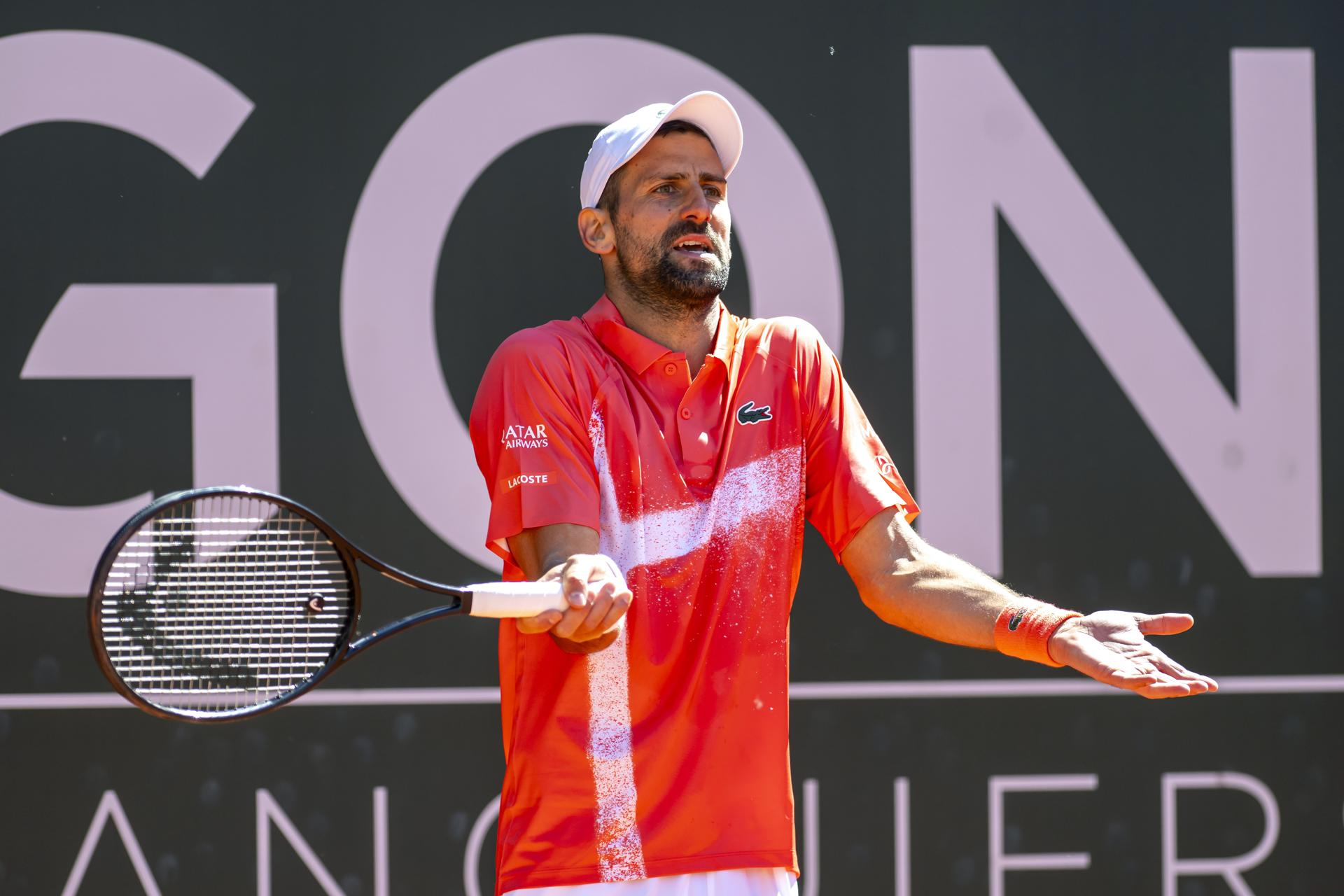 El serbio Novak Djokovic ante el polaco Hubert Hurkacz, en el torneo de Ginebra EFE/EPA/MARTIAL TREZZINI
