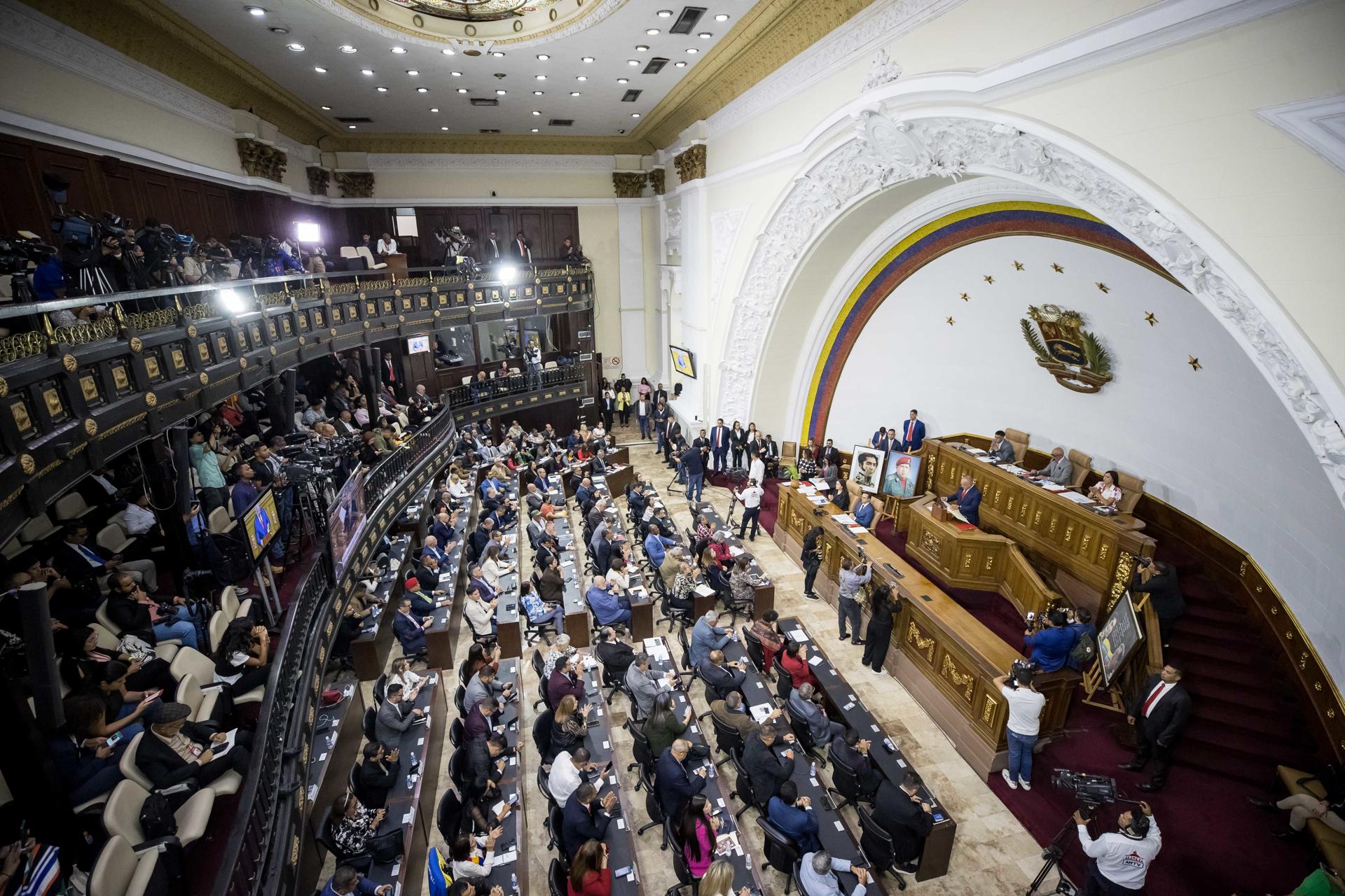 Fotografía de archivo que muestra una vista general de una sesión de la Asamblea Nacional en Caracas (Venezuela). EFE/ MIGUEL GUTIÉRREZ