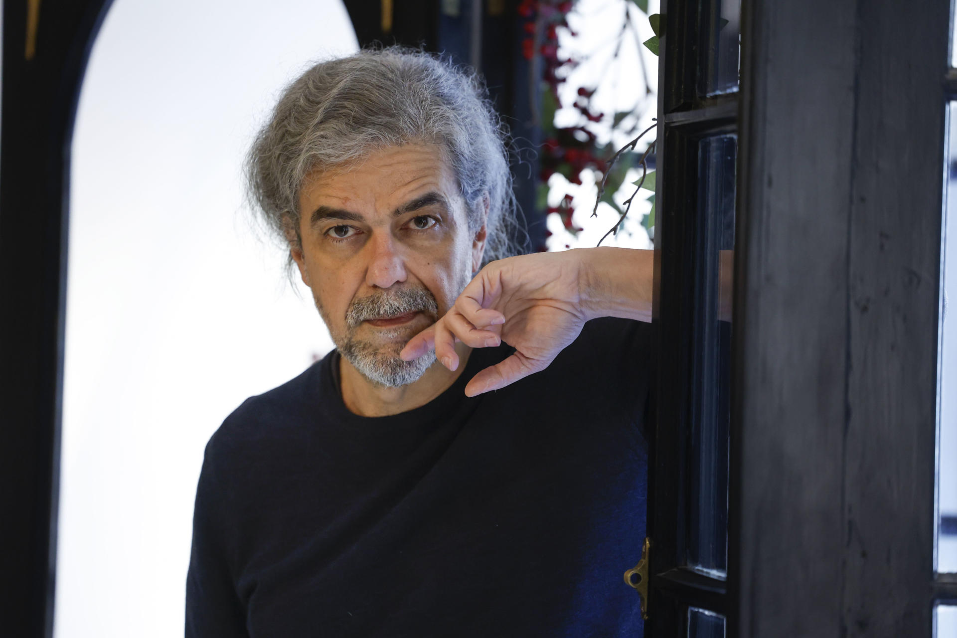 El cineasta Fernando León de Aranoa ha tachado este martes de "surrealista" que Donald Trump pretenda imponer aranceles del 100 % a las producciones cinematográficas extranjeras y ha remarcado que le parecería "estupendo" que se estableciera una reciprocidad en la que Estados Unidos, ha remarcado, llevaría todas las de perder. EFE/ Juan Carlos Hidalgo