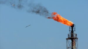Fotografía de archivo que muestra una plataforma petrolífera. EFE/Str