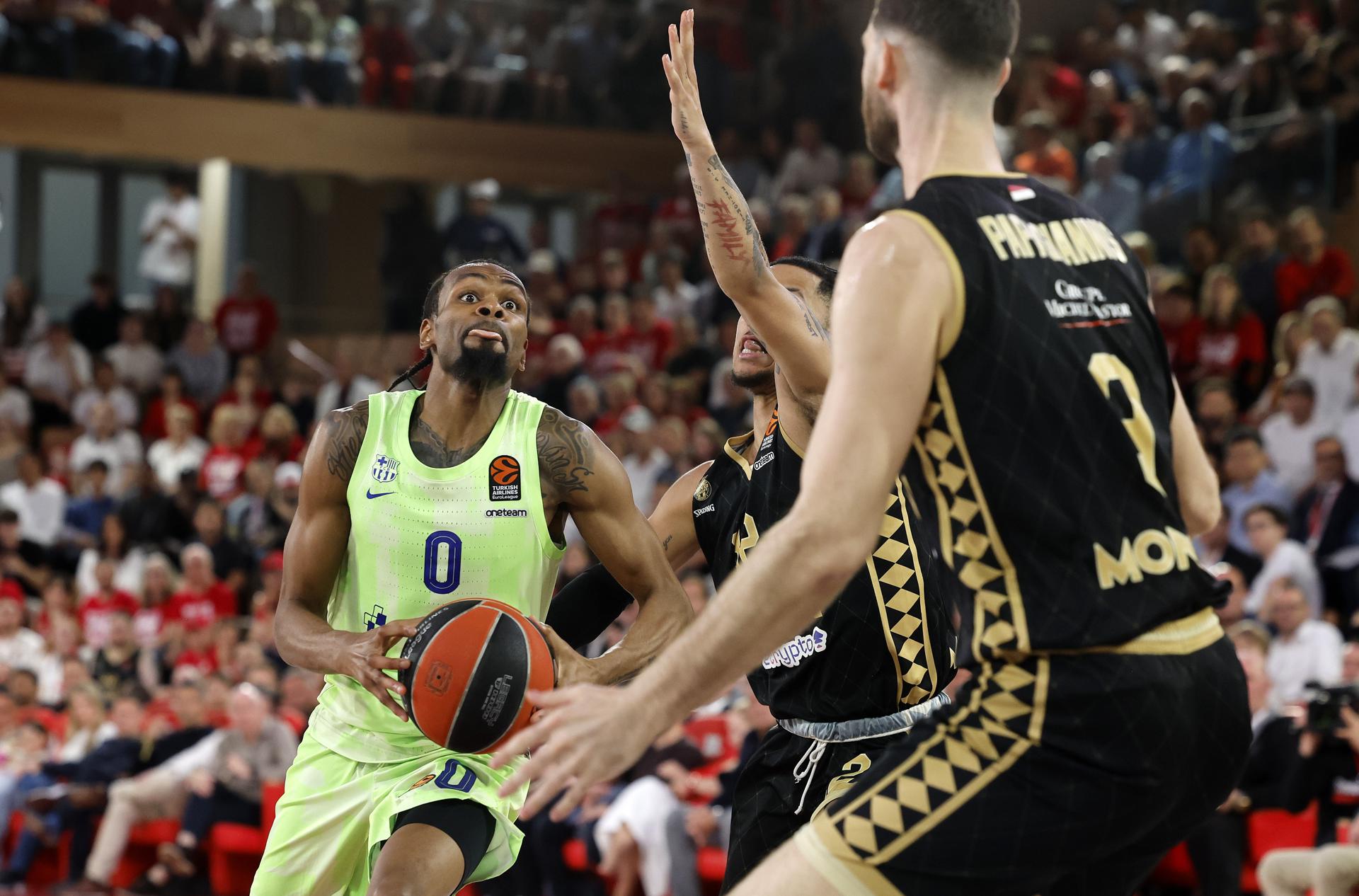 El jugador del Barcelona Kevin Punter en acción durante el partido de la Euroliga que han jugado AS Monaco y FC Barcelona, en Mónaco. EFE/EPA/SEBASTIEN NOGIER