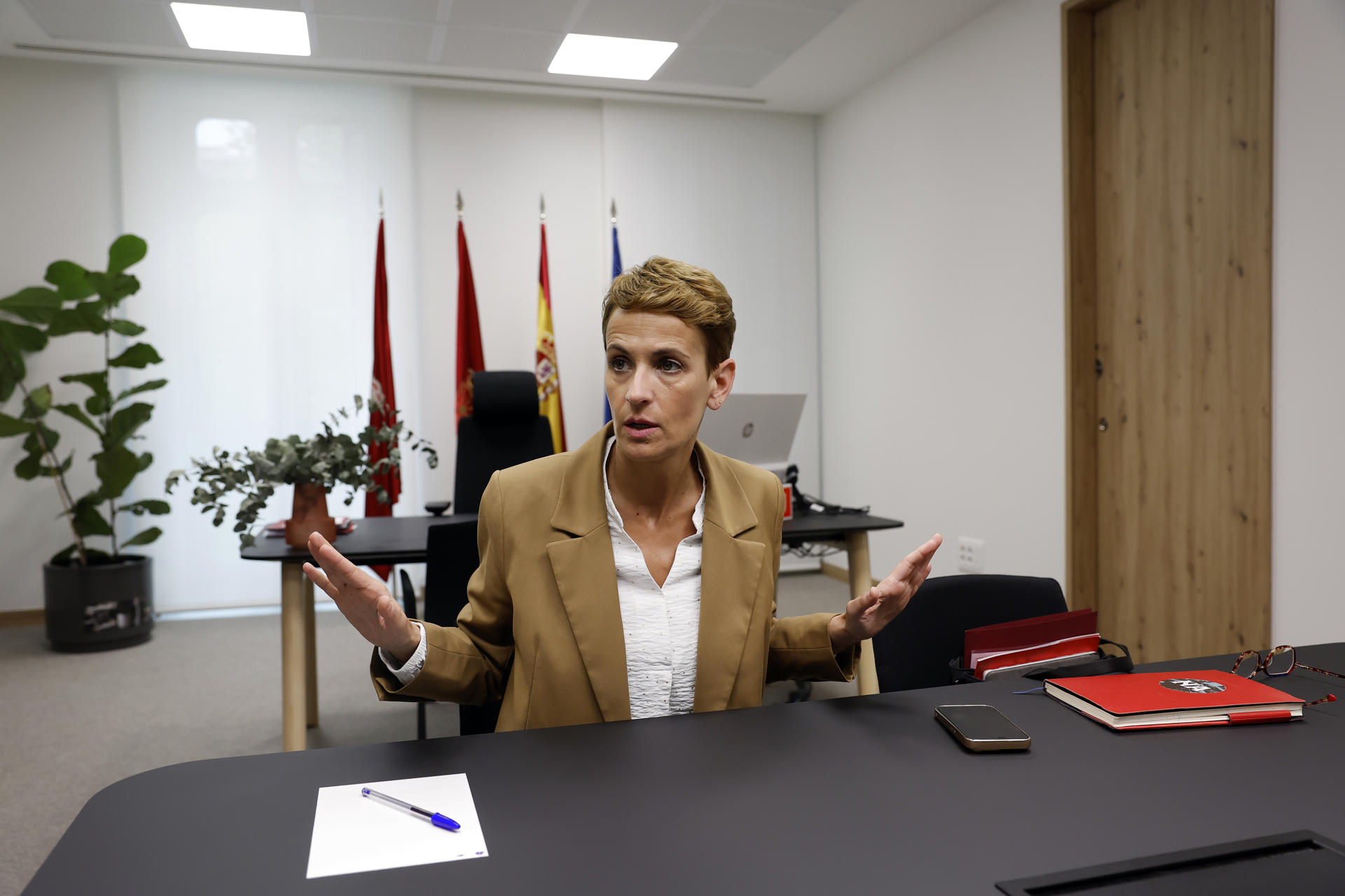 María Chivite (Cintruénigo, 1978) ha sido recientemente reelegida secretaria general del PSN y tiene claro en una entrevista con EFE que "no hay un Gobierno alternativo que no pase por el Partido Socialista", aunque las encuestas auguren una caída de sus socios actuales de gobierno, a quienes Chivite desea que "les vaya bien" EFE/ Jesús Diges