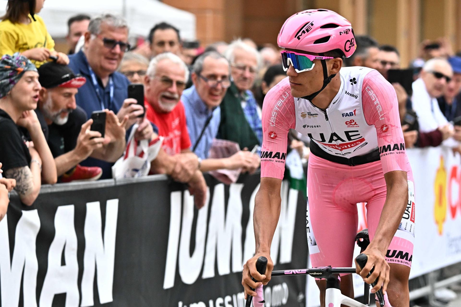 El mexicano Isaac Del Toro Romero, líder del Giro.EFE/EPA/LUCA ZENNARO