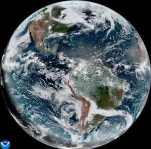 Fotografía satelital cedida por la Oficina Nacional de Administración Oceánica y Atmosférica (NOAA). EFE/NOAA-NHC