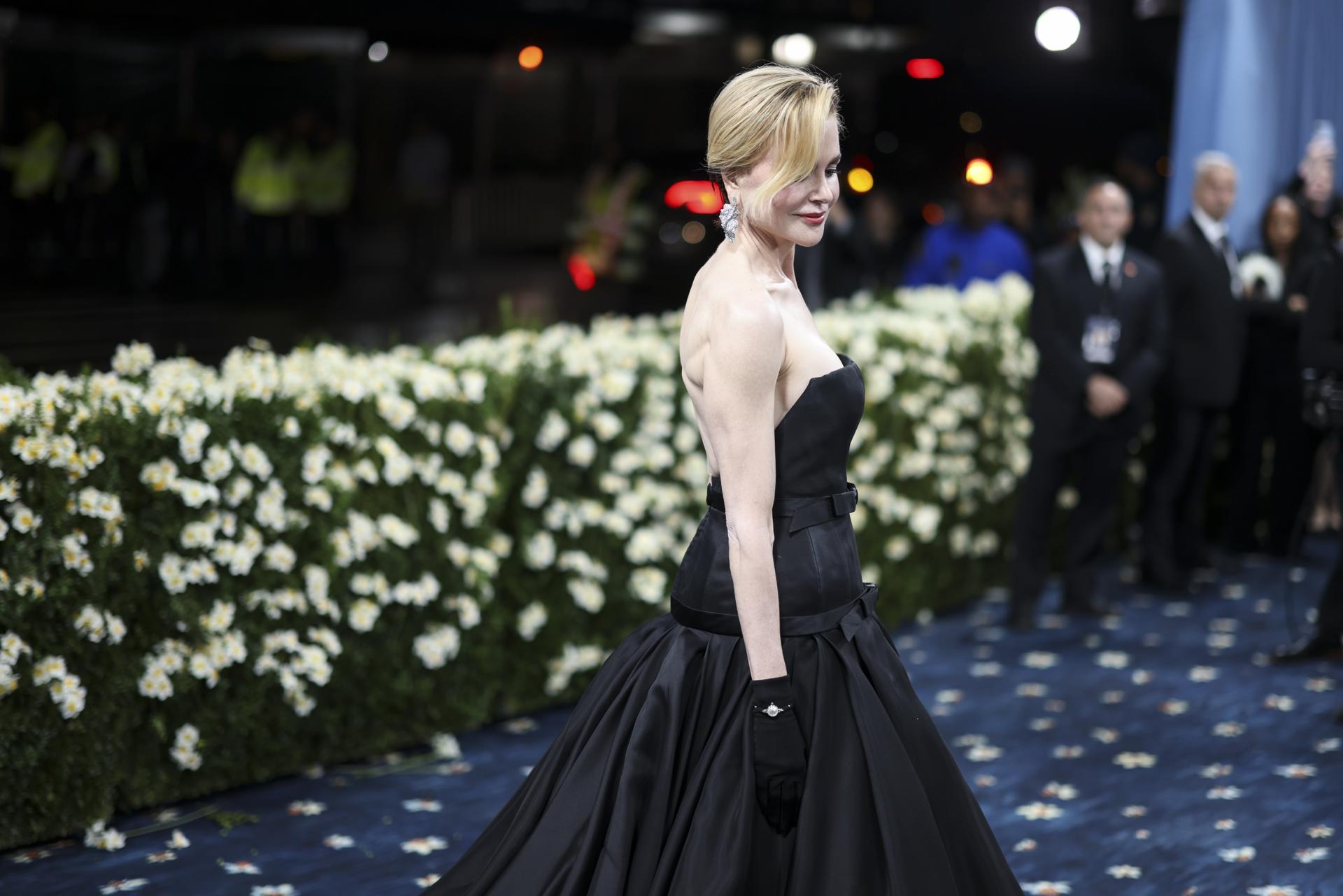 Nicole Kidman posa en la alfombra roja de la Met Gala en Nueva York (EE. UU.), el 5 de mayo de 2025. EFE/EPA/JUSTIN LANE