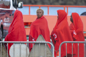 El PSOE ha impulsado en los últimos días la negociación con el resto de grupos políticos para tramitar finalmente la Iniciativa Legislativa Popular (ILP) que busca la regularización extraordinaria de gran parte de las personas migrantes que se encuentran en España sin papeles. EFE/ Adriel Perdomo