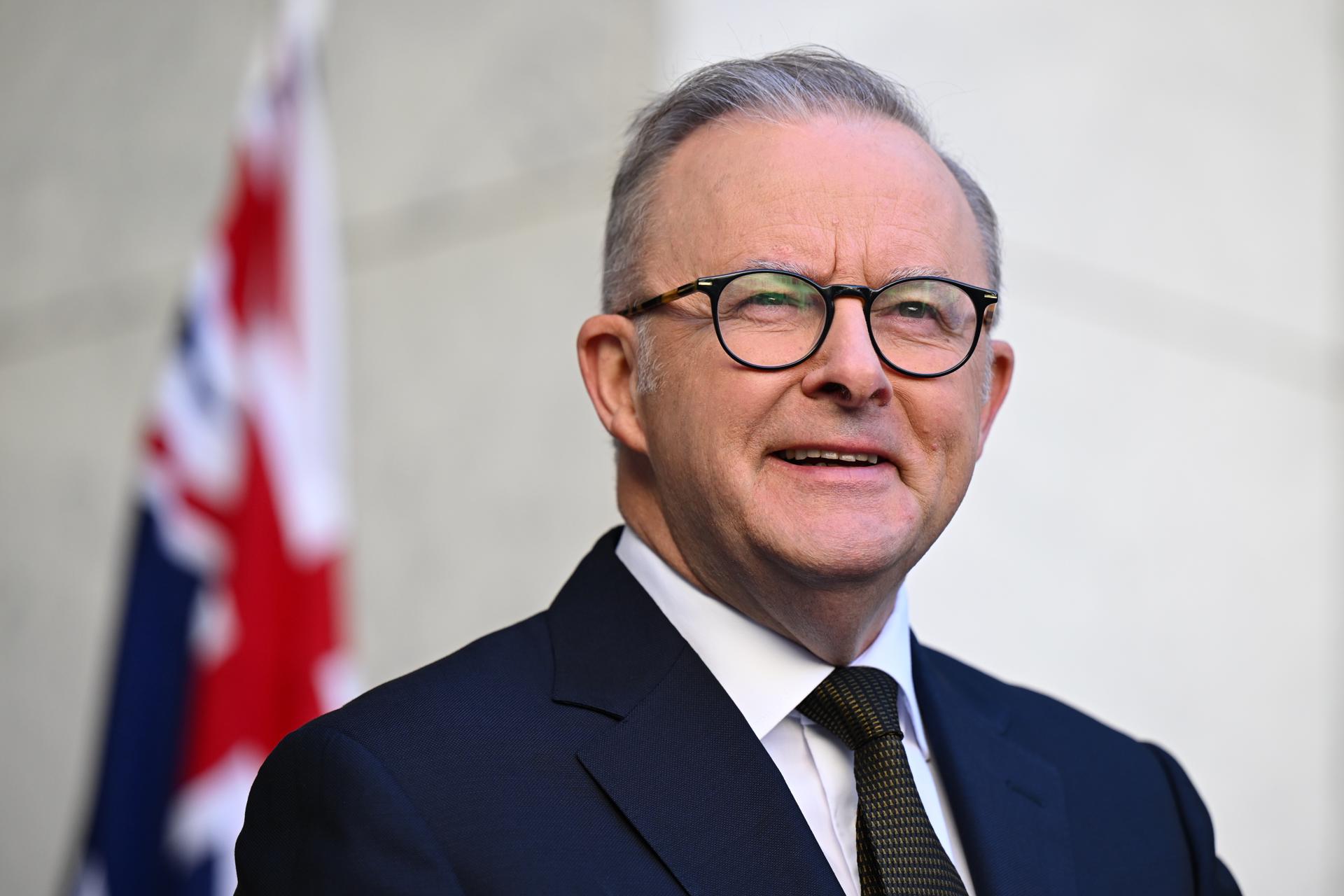 Fotografía de archivo del primer ministro de Australia, Anthony Albanese, en la sede del Parlamento australiano, en Canberra (Australia). EFE/Lukas Coch