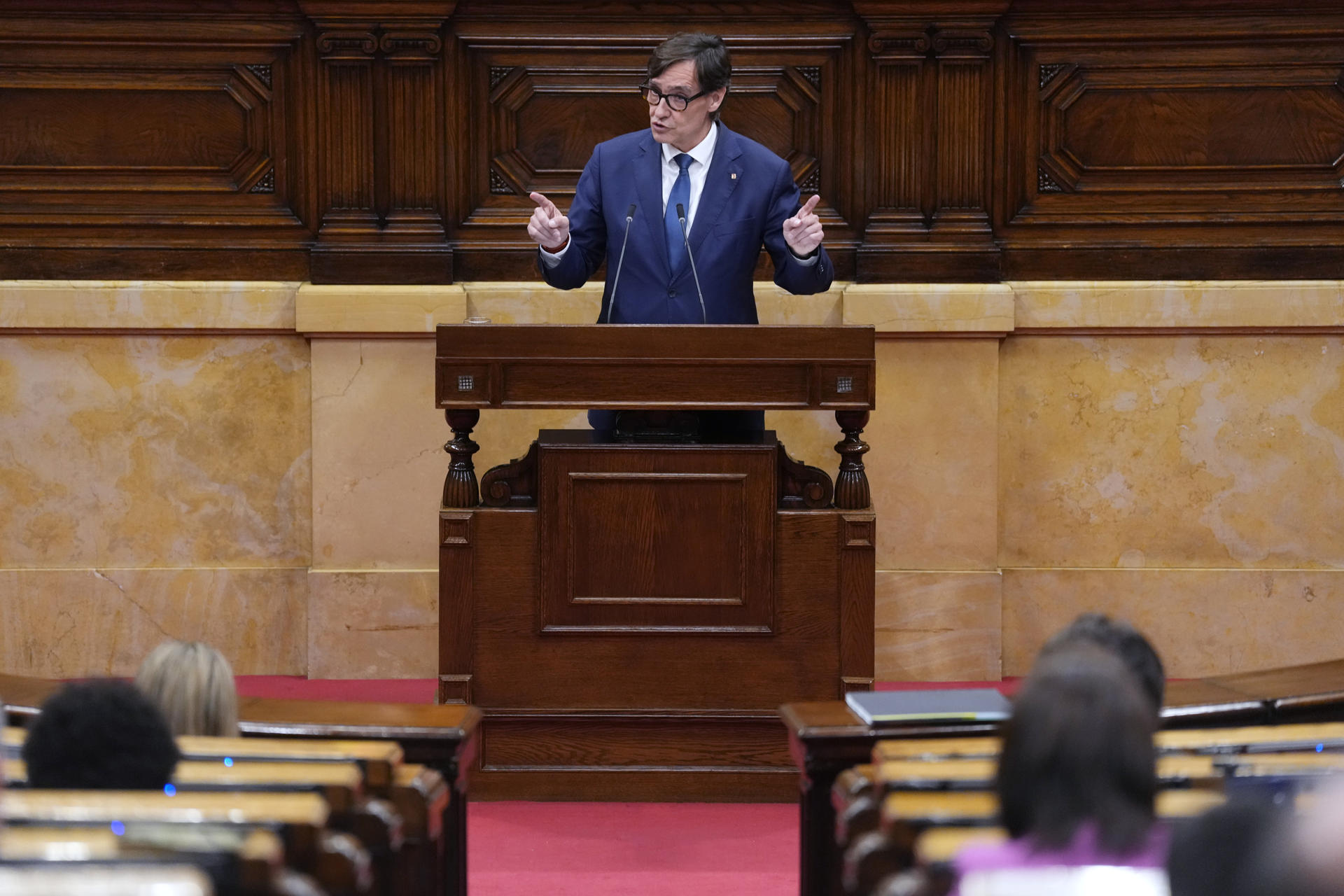 El presidente de la Generalitat, Salvador Illa, este martes durante una comparecencia a petición propia en el pleno del Parlament. EFE. Alejandro García