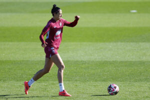 La jugadora española Jenni Hermoso durante un entrenamiento de la selección celebrado en la Ciudad del Fútbol de Las Rozas, en Madrid. EFE/ Mariscal