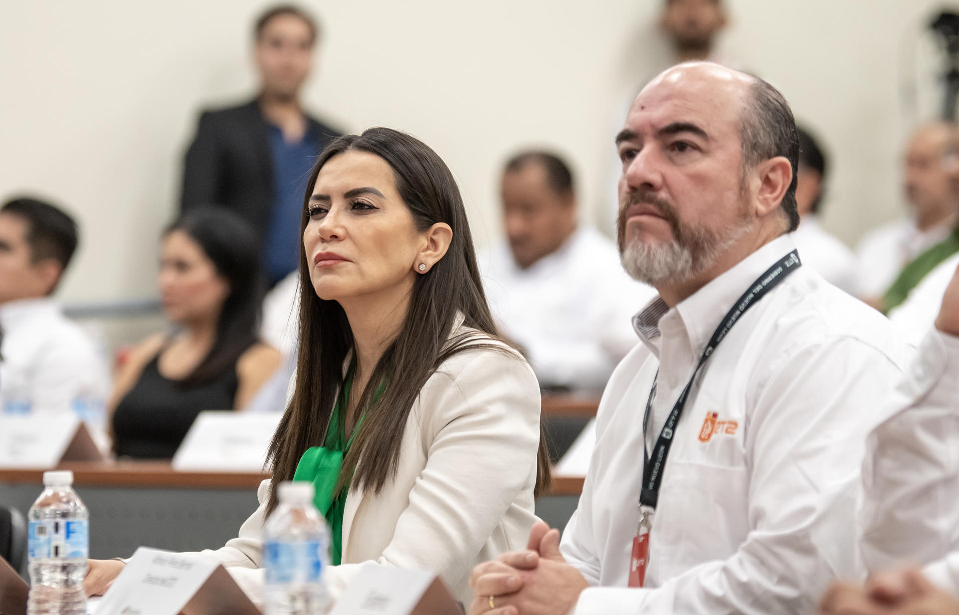 La directora general de Iberdrola México, Katya Somohano, y el director del Instituto de Innovación y Transferencia de Tecnología de Nuevo León, José Alfredo Pérez, participan en la firma de un convenio de colaboración en el municipio de Apodaca (México). EFE/ Miguel Sierra
