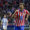 El delantero del Atlético de Madrid Alexander Sørloth celebra uno de sus tres goles contra la Real Sociedad, durante el encuentro correspondiente a la jornada 35 de Laliga EA Sports que disputan hoy sábado Atlético de Madrid y Real Sociedad en el Riyadh Air Metropolitano en Madrid. EFE / Juanjo Martín.