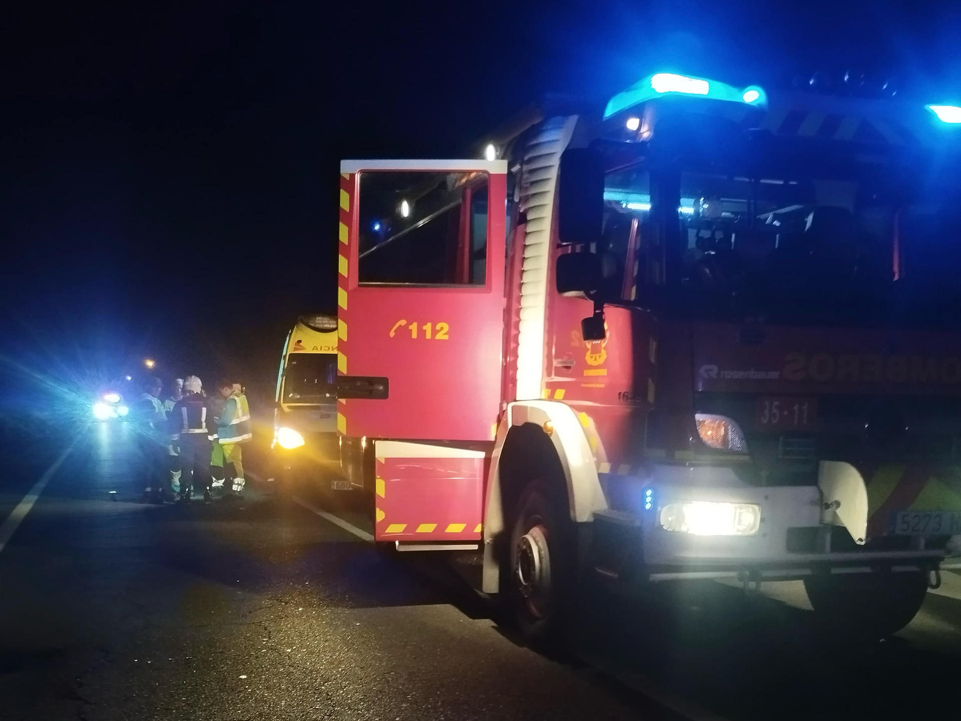 Un joven de alrededor de 20 años ha muerto esta madrugada tras ser atropellado en la carretera M-501, en el kilómetro 56,900, en el término municipal de San Martín de Valdeiglesias. EFE/ Emergencias 112 
**SOLO USO EDITORIAL/SOLO DISPONIBLE PARA ILUSTRAR LA NOTICIA QUE ACOMPAÑA (CRÉDITO OBLIGATORIO)***