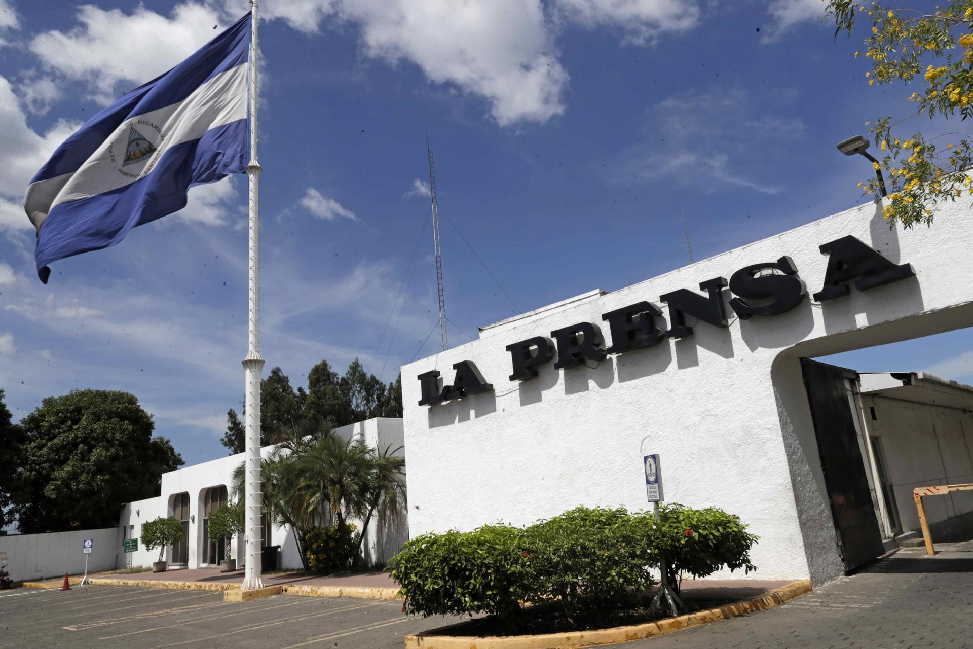Fotografía de archivo fechada que muestra la fachada del diario La Prensa en Managua (Nicaragua). EFE/Jorge Torres