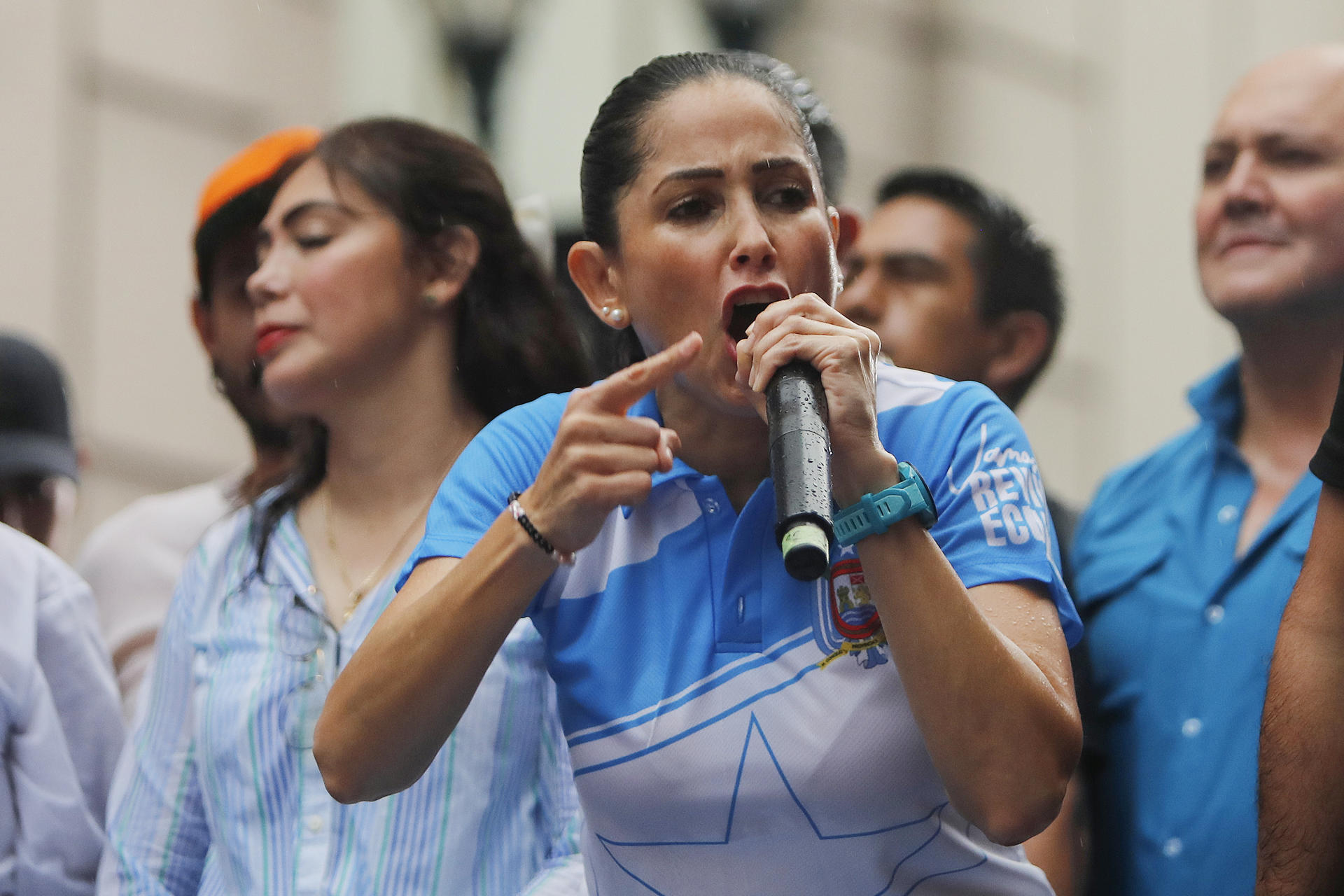 Fotografía del 10 de abril de 2025 de la excandidata correísta a la Presidencia de Ecuador Luisa González. EFE/ Carlos Durán Araújo