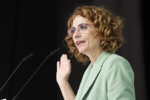 La vicepresidenta primera del Gobierno y secretaria general del PSOE andaluz, María Jesús Montero, este sábado en la localidad sevillana de Salteras. EFE/ José Manuel Vidal