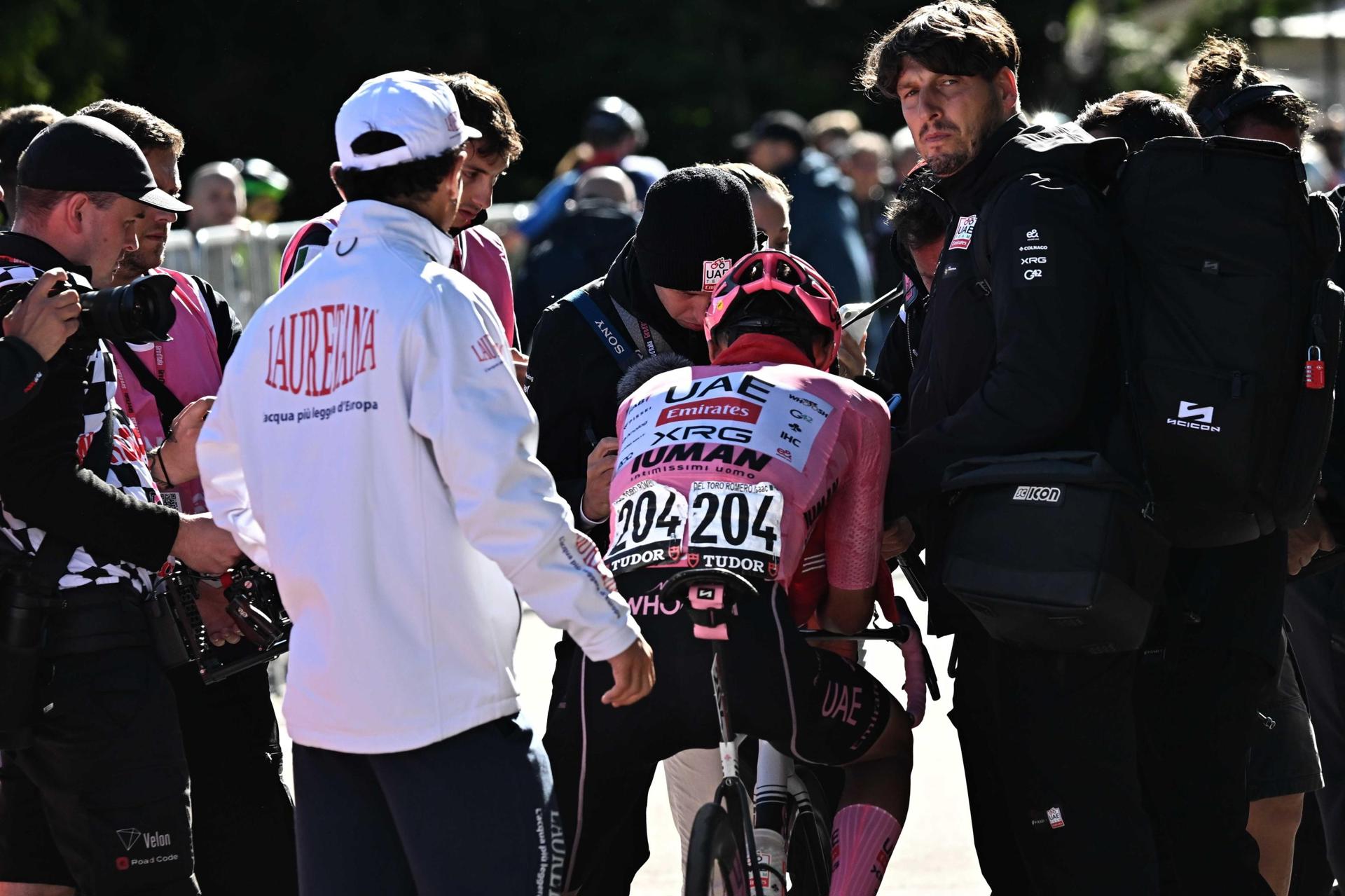 El mexicano Isaac del Toro (UAE), líder del Giro, EFE/EPA/LUCA ZENNARO