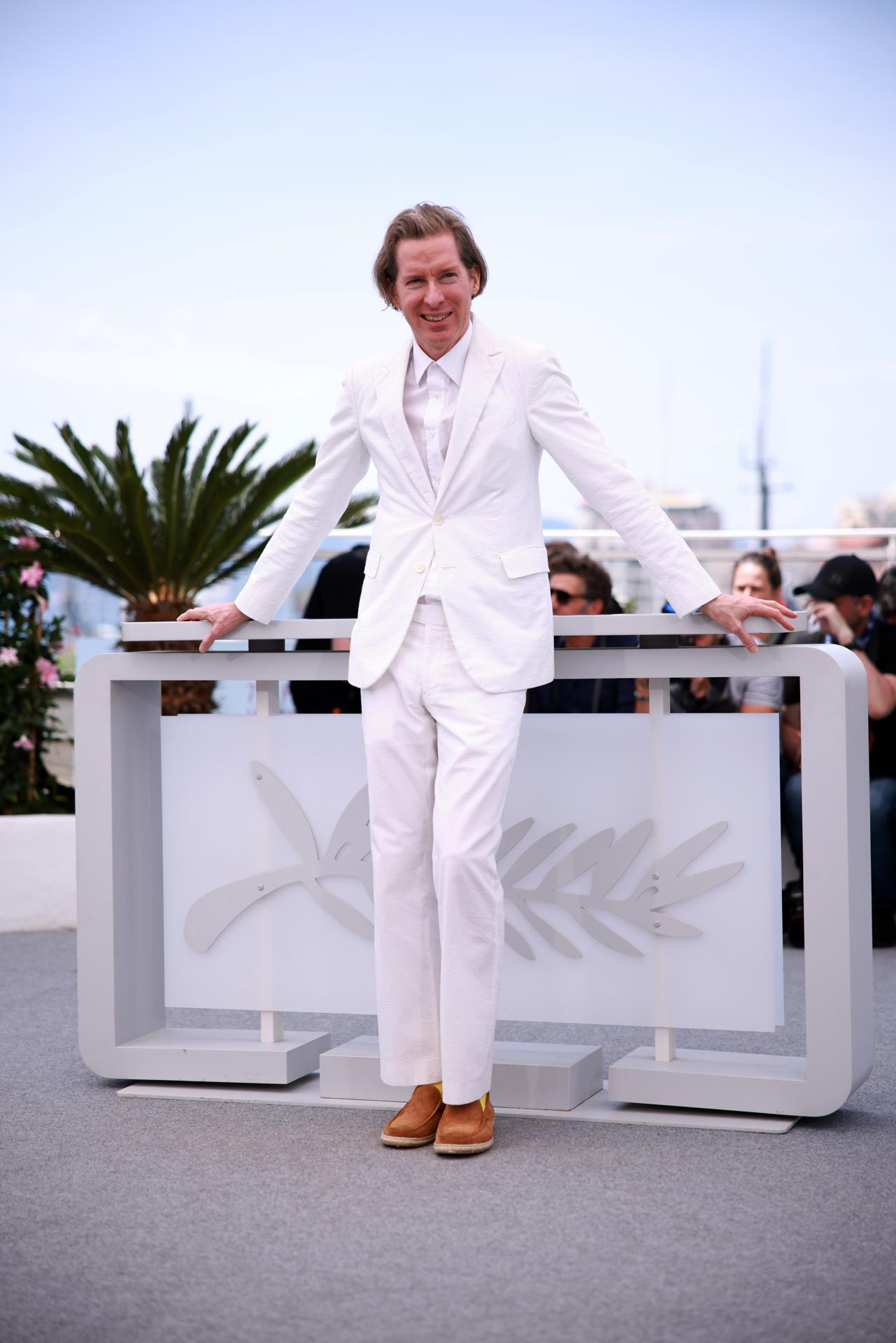 El director Wes Anderson asiste a la sesión de fotos de 'The Phoenician Scheme' durante el 78º Festival anual de Cine de Cannes, en Cannes, Francia, el 19 de mayo de 2025. El festival de cine se celebra del 13 al 24 de mayo de 2025. (Cine, Francia) EFE/EPA/CLEMENS BILAN