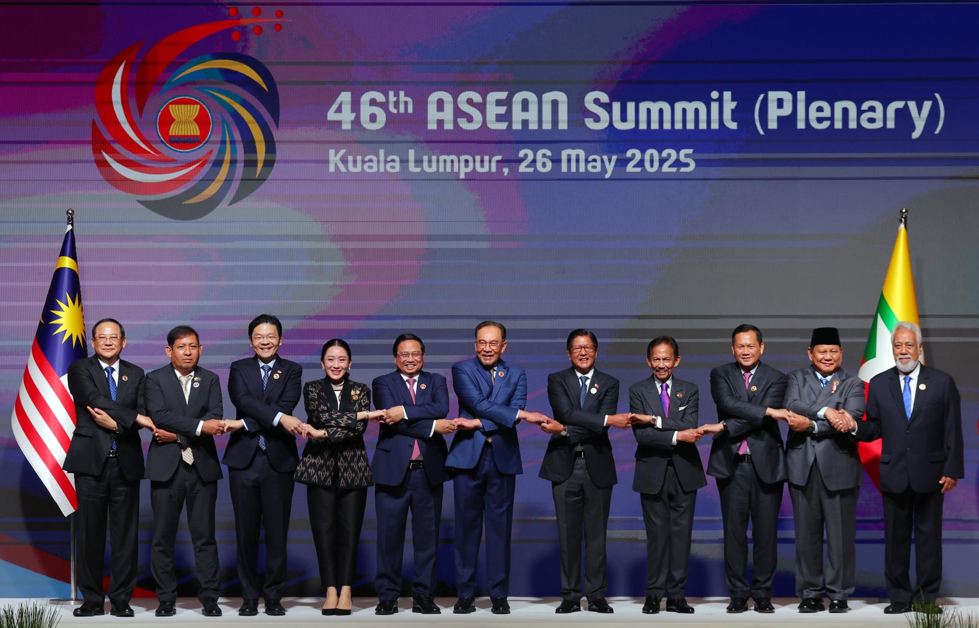 Los líderes de los países que forman la Asociación de Naciones del Sudeste Asiático (ASEAN) durante su cumbre en Malasia.
EFE/EPA/FAZRY ISMAIL