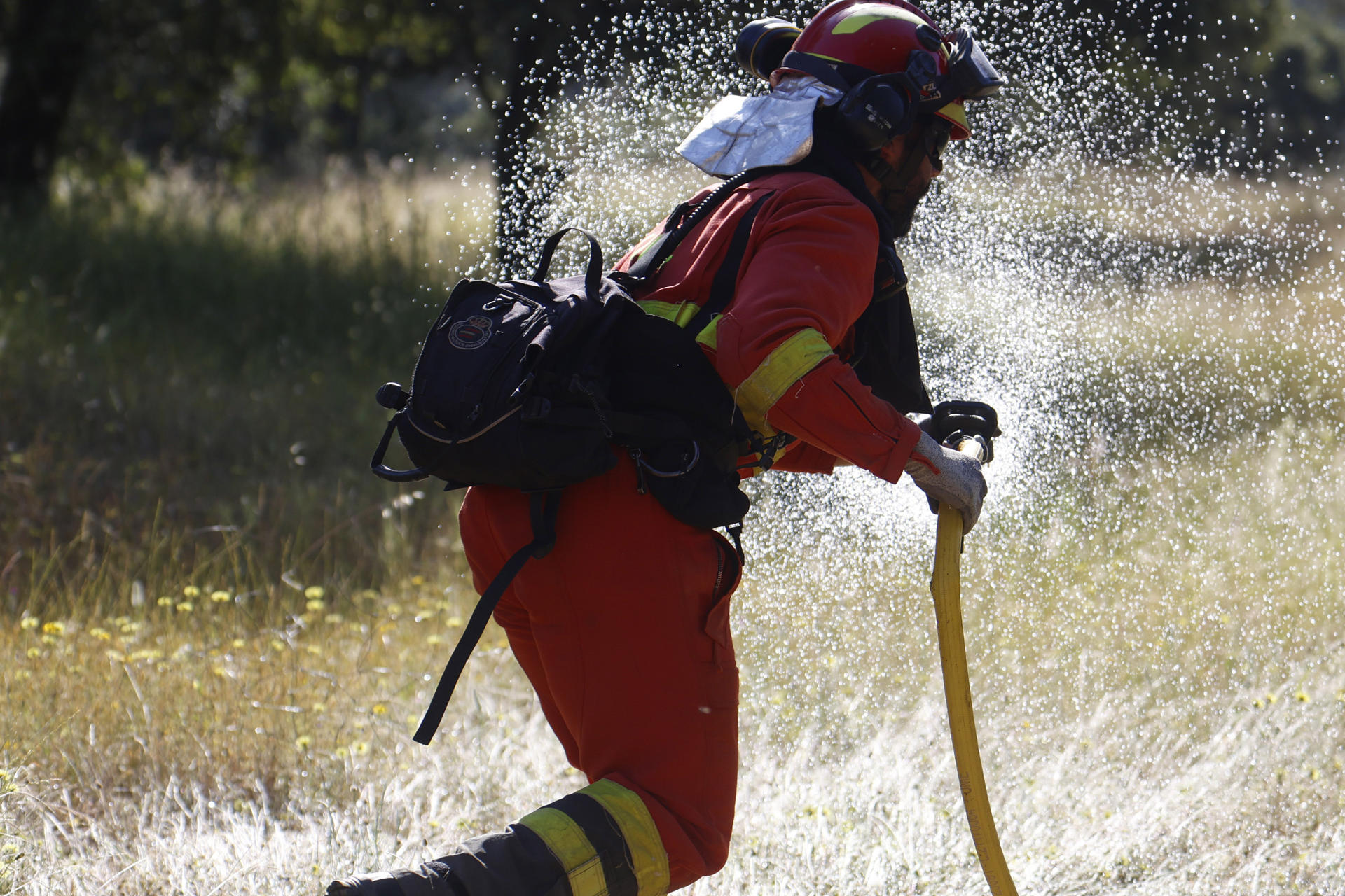 Efectivos de la Unidad Militar de Emergencias (UME) ya han completado su adiestramiento específico en la base de Cerro Muriano (Córdoba) para afrontar la inminente campaña de lucha contra los incendios forestales que comienza el próximo 1 de junio y que el año pasado calcinaron más de 47.000 hectáreas en todo el territorio nacional. EFE/Salas