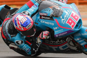 Fotografía de Javier Cebollada en la que puede verse en una imagen de archivo de septiembre de 2024 al piloto británico de Moto2 Jake Dixon. EFE