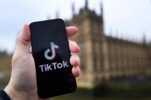 Foto de archivo del logo de la red social Tik Tok en un celular. EFE/ANDY RAIN