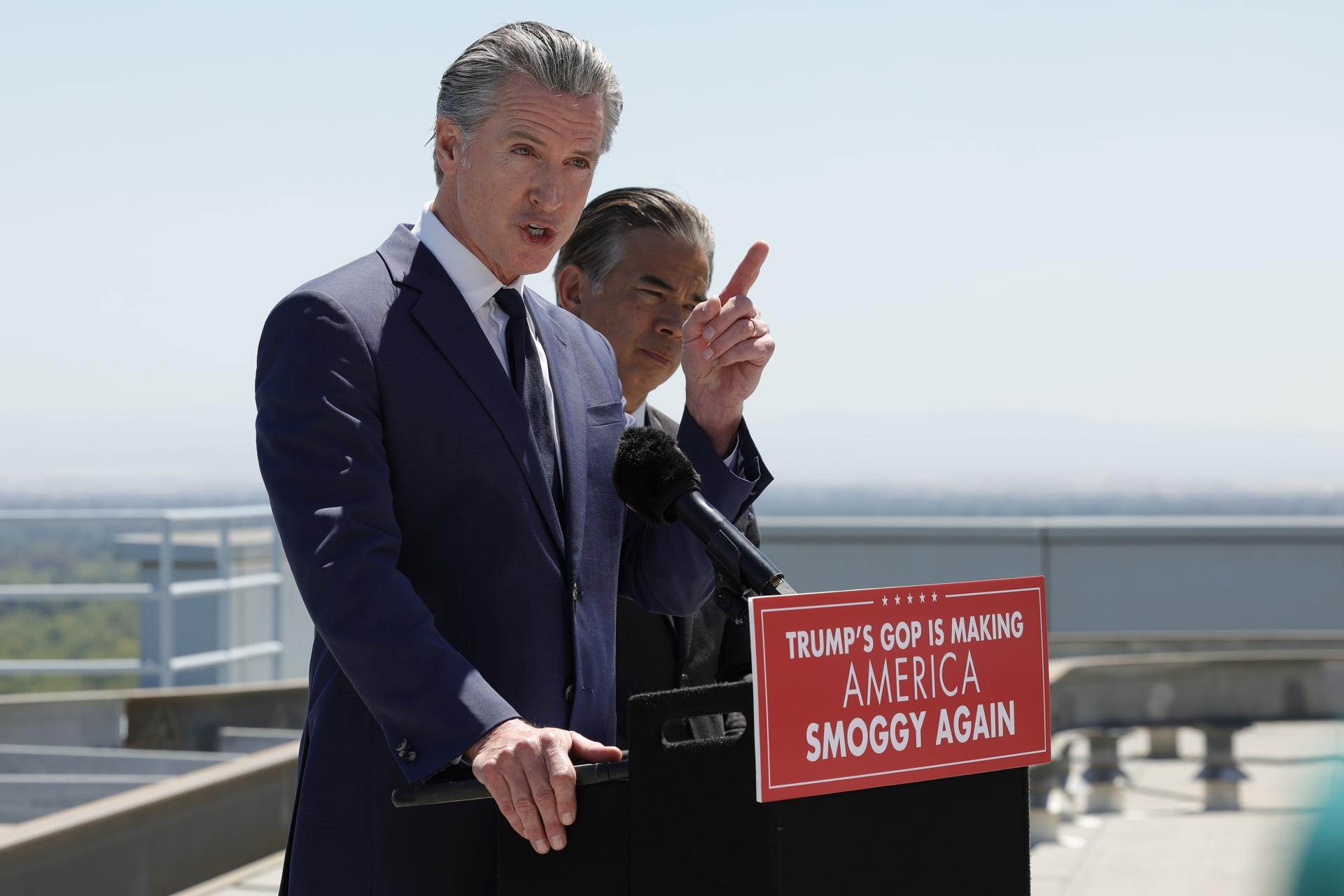 Fotografía de archivo del gobernador de California, Gavin Newsom .  EFE/EPA/JOHN G. MABANGLO