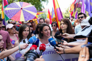 Durante la Marcha Republicana celebrada hoy en Madrid, la dirigente de Podemos Irene Montero hoy en Madrid. EFE/ Borja Sánchez-Trillo