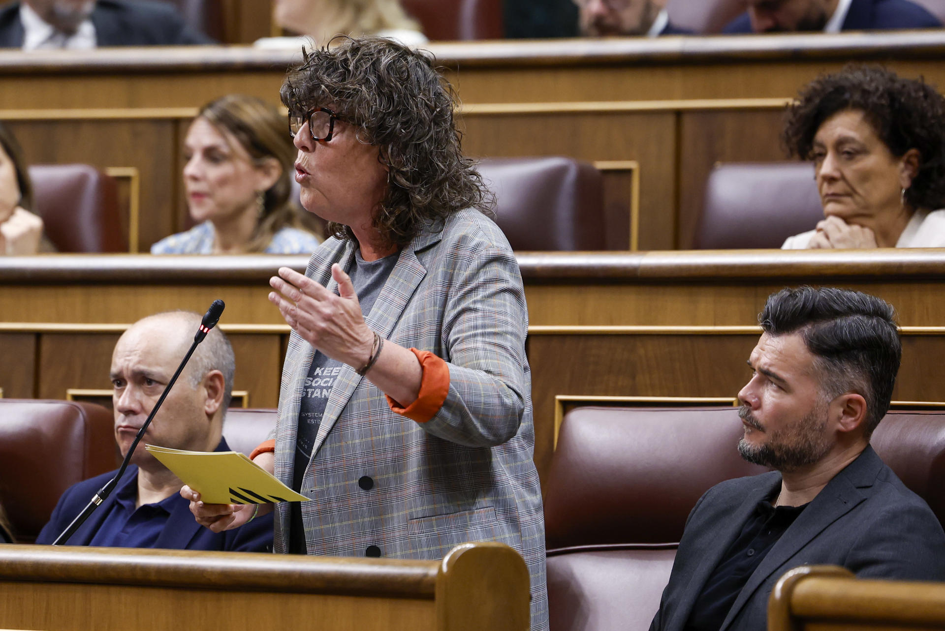 La diputada de ERC Teresa Jordà interviene en la sesión de control al Gobierno en el Congreso de los Diputados, este miércoles. EFE/Chema Moya