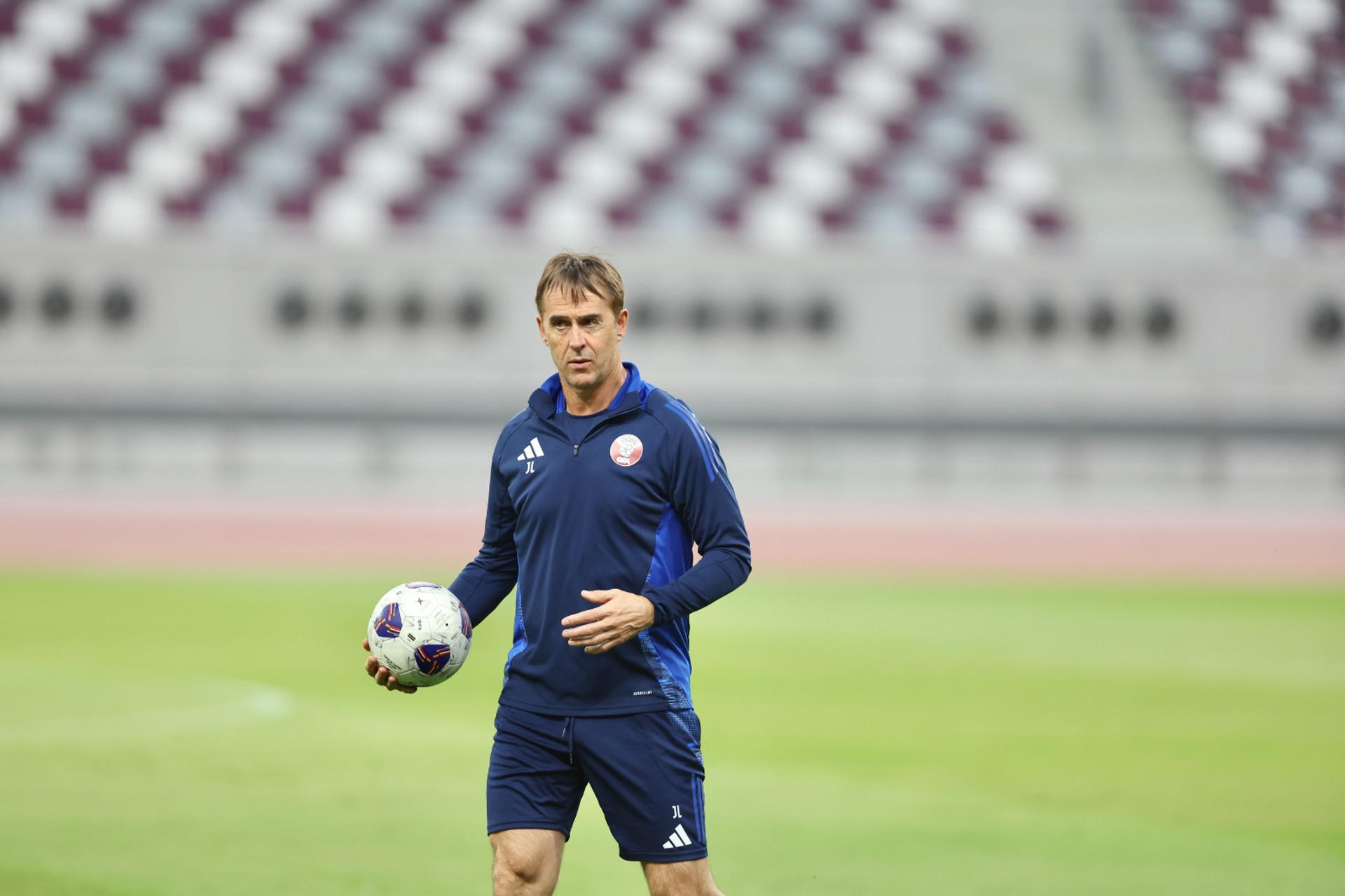 El entrenador Julen Lopetegui durante el entrenamiento llevado a cabo con su nuevo equipo,, el Qatar. EFE/Federación catarí de Fútbol (QFA)