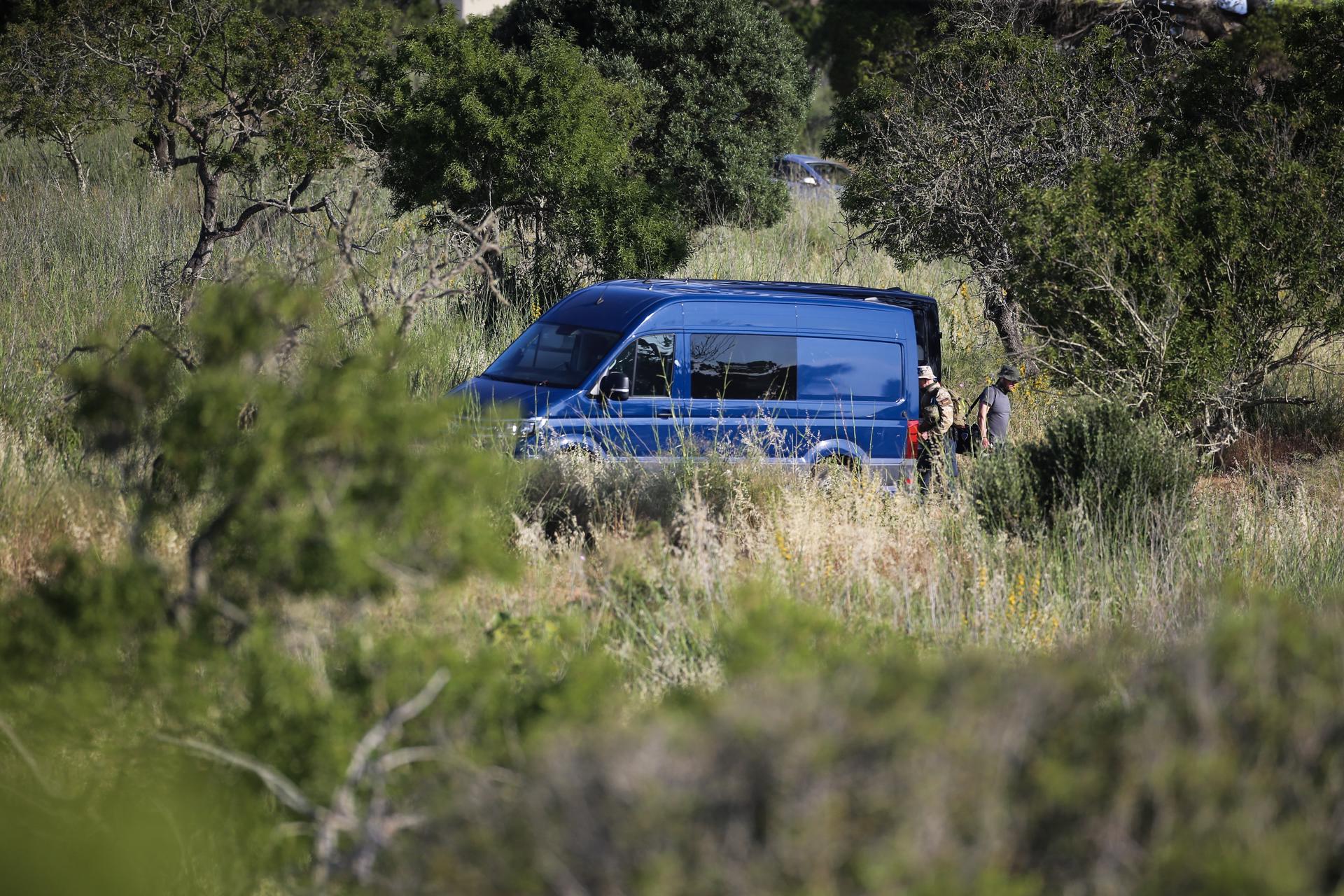 Las autoridades portuguesas y alemanas están buscando en una vasta zona entre las ciudades de Lagos y Praia da Luz a Madeleine McCann, en Lagos, Portugal, el 5 de junio de 2025. EFE/EPA/JOAO MATOS
