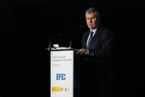 El presidente de la Agencia FE, Miguel Ángel Oliver, interviene en los Premios Internacionales Rey de España de Periodismo organizados por la Agencia EFE y la Agencia Española de Cooperación Internacional celebrados este miércoles en Madrid. EFE/ Ballesteros