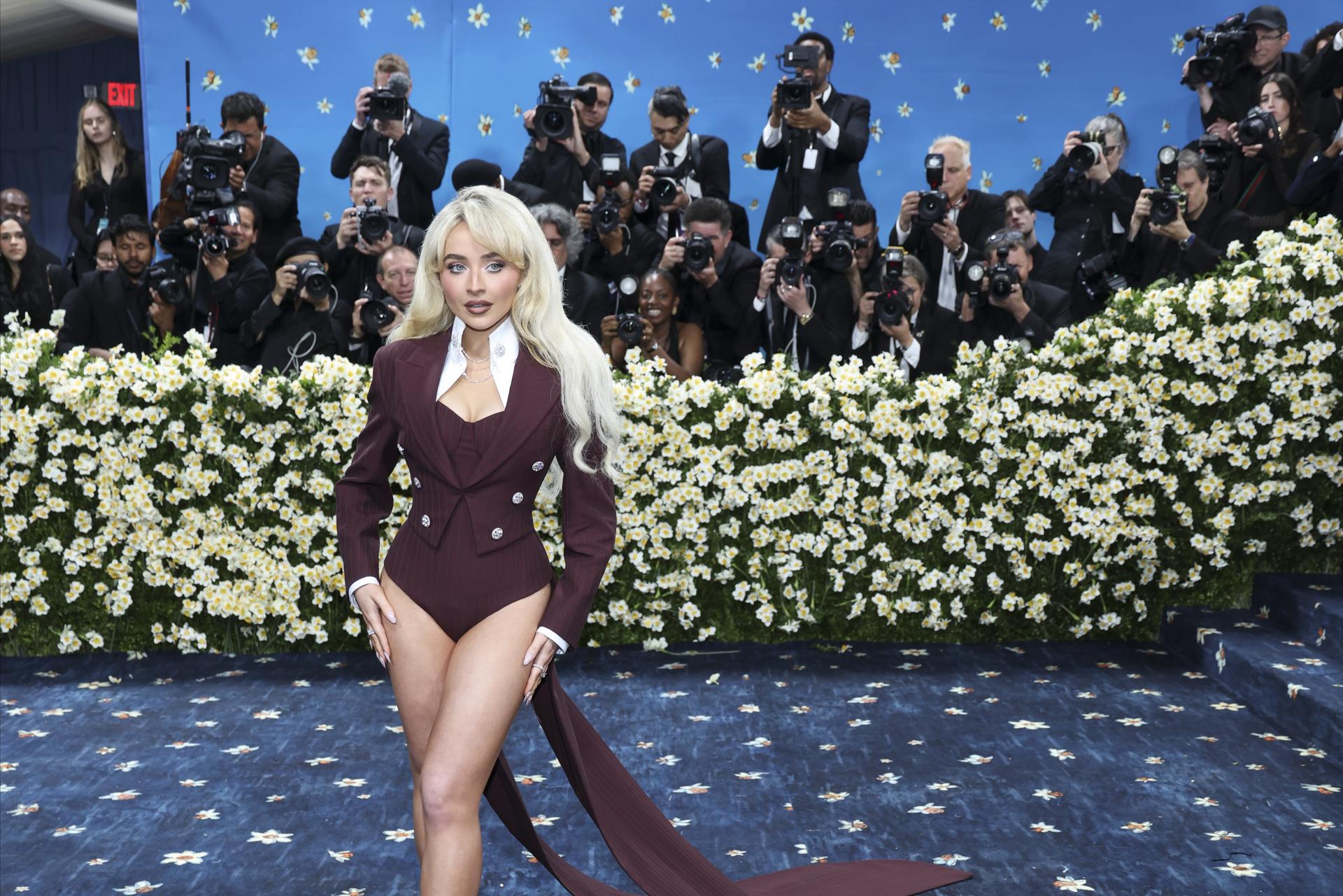 La artista Sabrina Carpenter en la alfombra de la Met Gala 2025, en una fotografía de archivo. EFE/JUSTIN LANE
