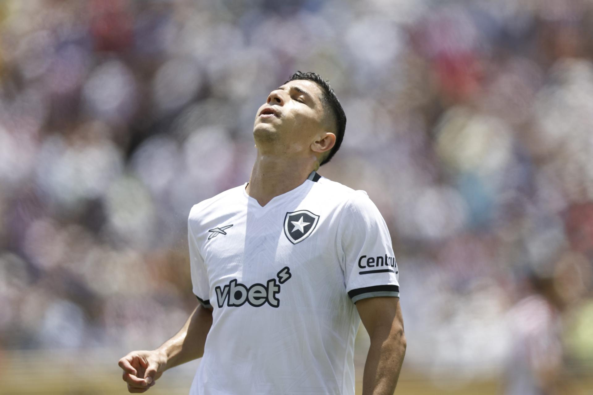 El jugador venezolano de Botafogo Jefferson Savarino en acción ante el Atlético de Madrid en el Mundial de Clubes. EFE/CAROLINE BREHMAN