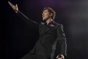 El cantante español David Bisbal durante un concierto de su gira ‘Back in the USA 2025 Tour' este sábado, 7 de junio, en el teatro Brooklyn Paramount, en Nueva York (NY, EE.UU.). EFE/Ángel Colmenares