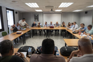 La negociación del nuevo convenio colectivo del metal de la provincia de Cádiz se reanuda este domingo en Jerez de la Frontera sin que por ahora haya sido posible alcanzar un acuerdo que permita desconvocar la huelga indefinida prevista para este lunes. EFE/Román Ríos